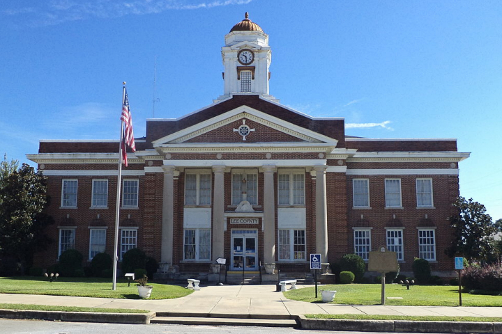 Lee County Courthouse